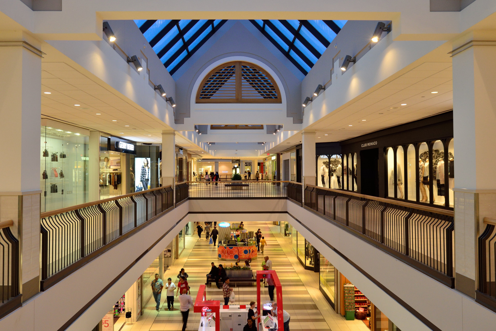 Die Shopping Mall, eine verlorene Utopie | Jacobin Magazin